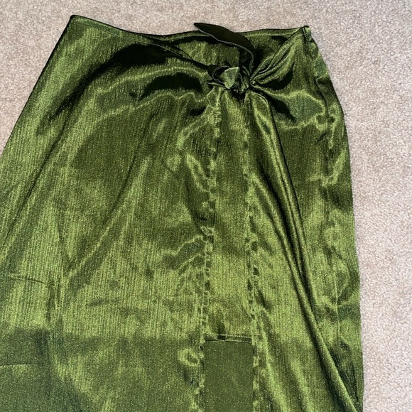 Ro & De Green Silky Skirt - Picture 2 of 9
